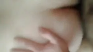 Stepsisters کو پکڑنے کے ان کے سوتیلے بھائی ان کی جاسوسی کرتے ہوئے مزہ آ رہا ہے