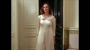 ایشیائی slut Eva Lovia بیکار ہے اور ایک مرگا کے عوام میں