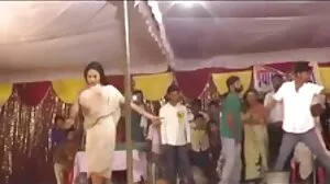 سینٹر کی اجازت والد ڈک اس دھماکے میں ہر رات اس کے کمرے