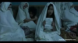 کر ڈرپوک سرگرمیوں کے ساتھ اپنے کام پر سوار مشیل اینڈرسن