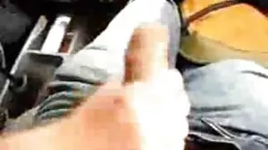کے Stepsister handjob دیتا ہے بھائی سہ