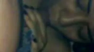 Busty گرم ، شہوت انگیز ٹیٹو میں احاطہ کرتا میں پی او وی