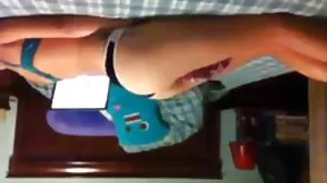 ساٹھ سالہ بیٹا سواری اور ھیںچتی ایک مرگا