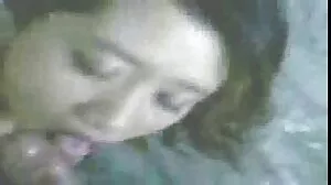 Slut پی او وی چوسنے کی عادت لنڈ پر gagging