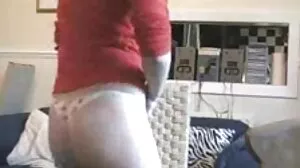 Sluts کے آخر میں ایک بورڈ orgyx