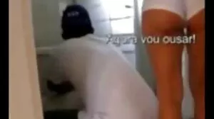 Hairbrush اور نوجوان ہم جنس پرست ، اتارنا fucking